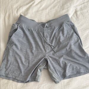 Lululemon M Gray Athletic Shorts with Elastic Waistband